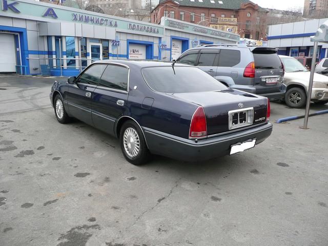 1999 Toyota Crown Majesta
