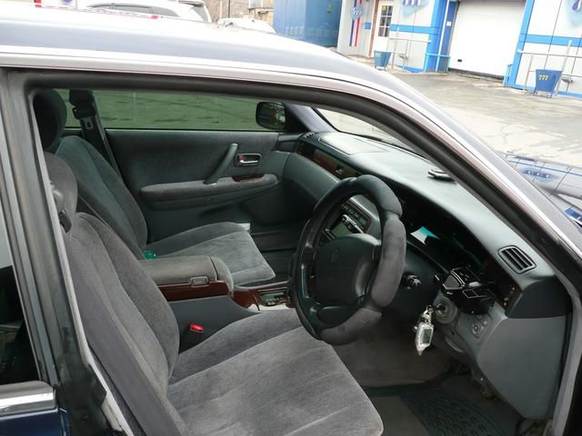 1999 Toyota Crown Majesta