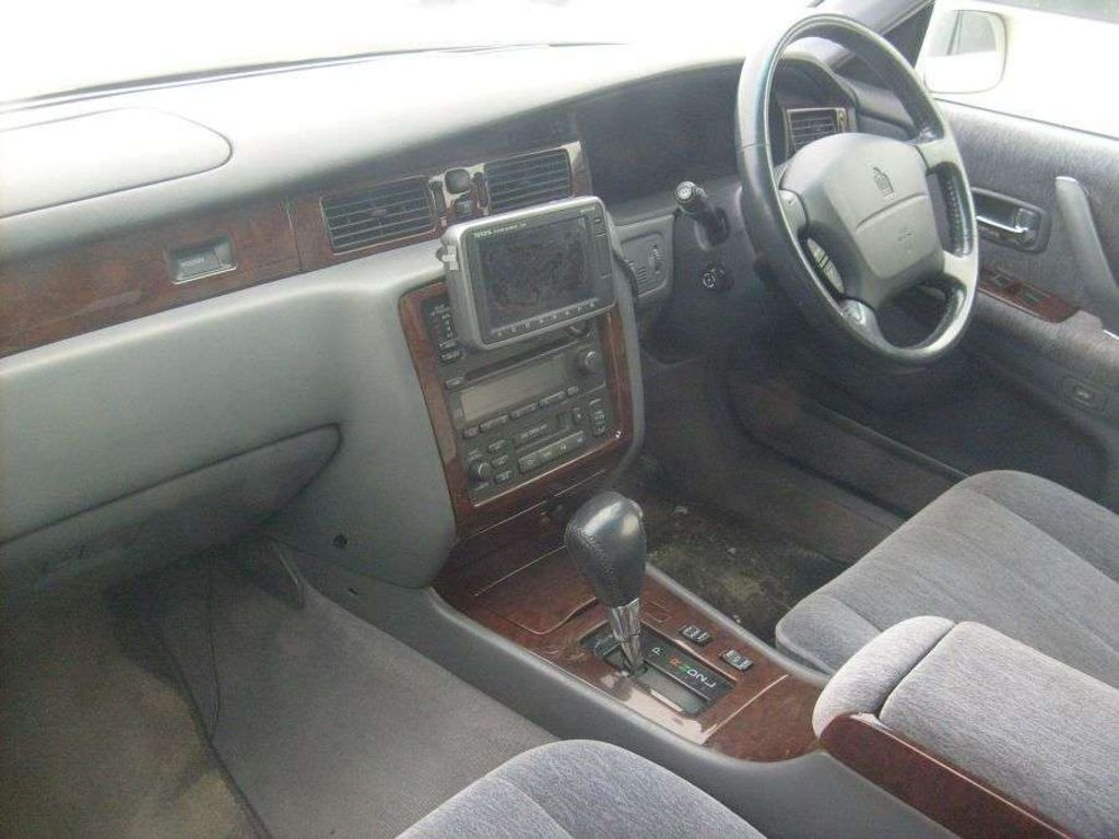 1999 Toyota Crown Majesta