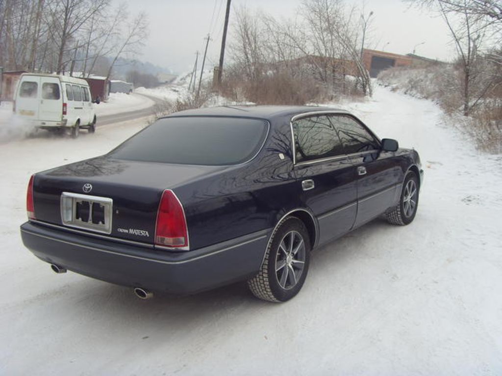 1999 Toyota Crown Majesta