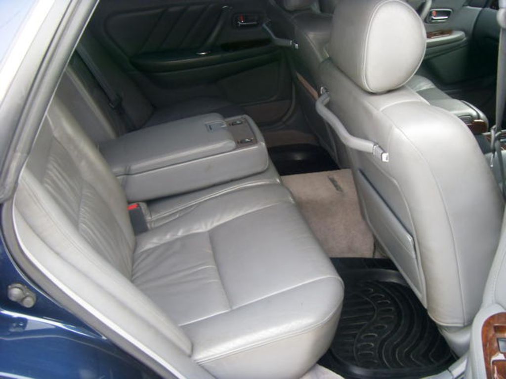 1999 Toyota Crown Majesta