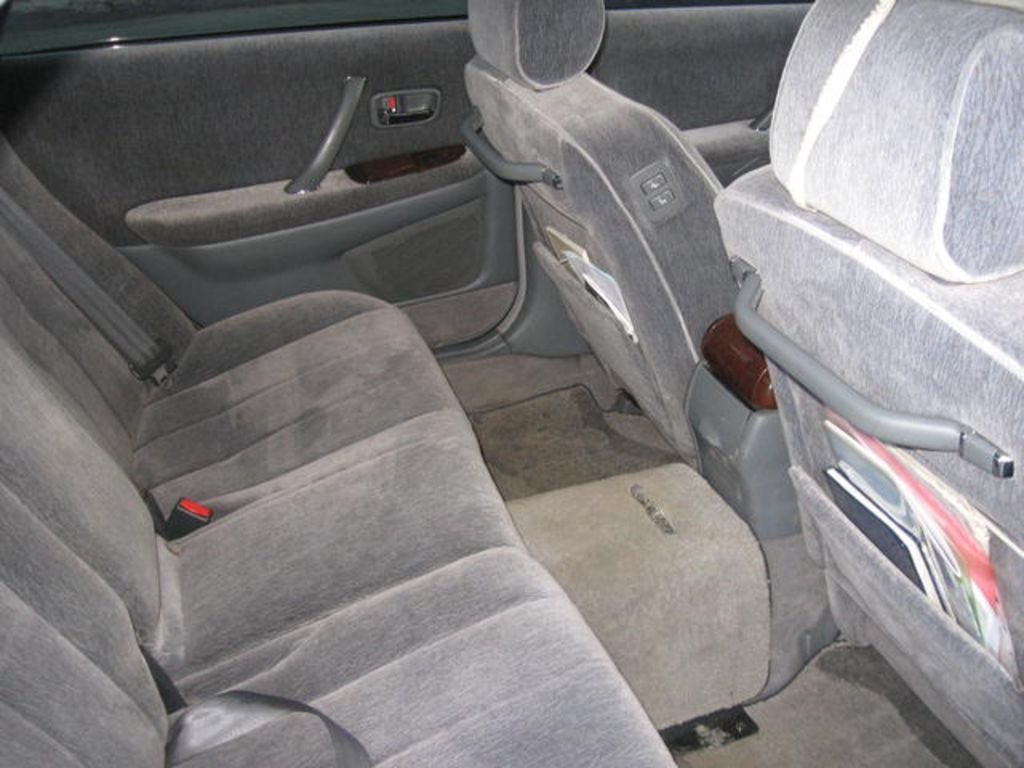 1999 Toyota Crown Majesta