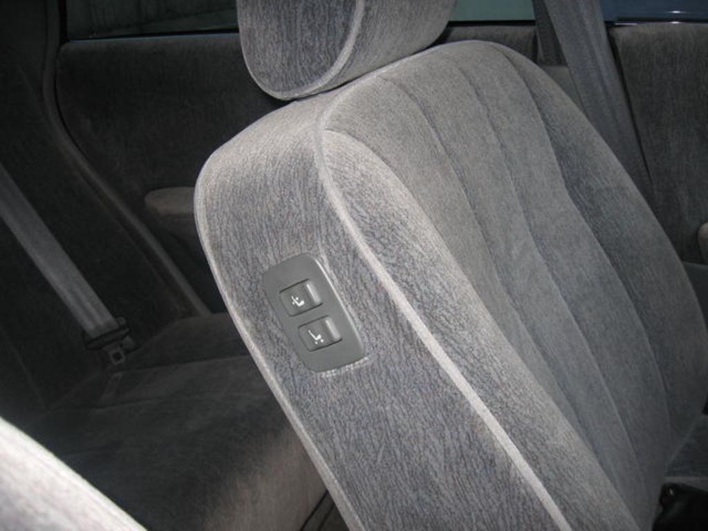1999 Toyota Crown Majesta