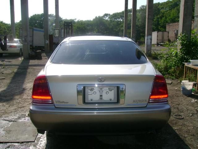 1999 Toyota Crown Majesta