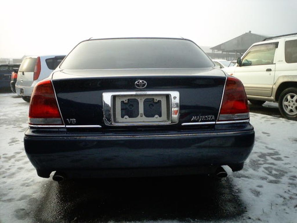 1999 Toyota Crown Majesta