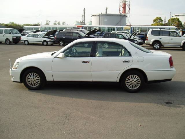 2000 Toyota Crown Majesta