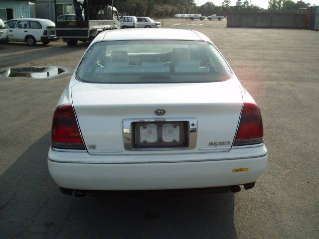 2000 Toyota Crown Majesta