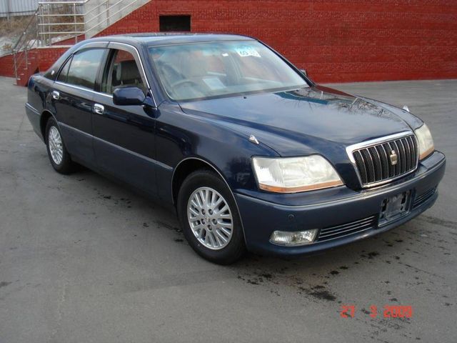 2000 Toyota Crown Majesta