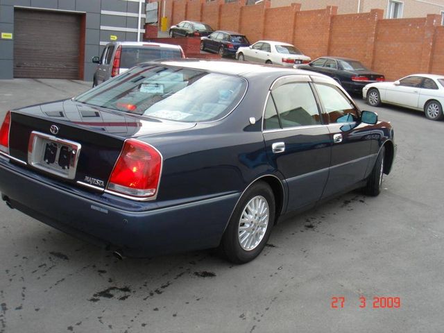 2000 Toyota Crown Majesta