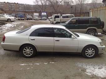 2000 Toyota Crown Majesta