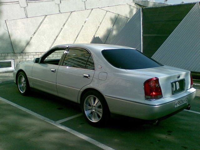 2000 Toyota Crown Majesta