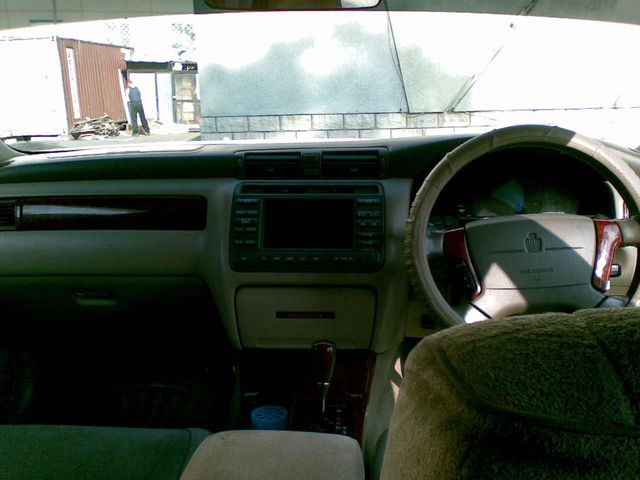 2000 Toyota Crown Majesta