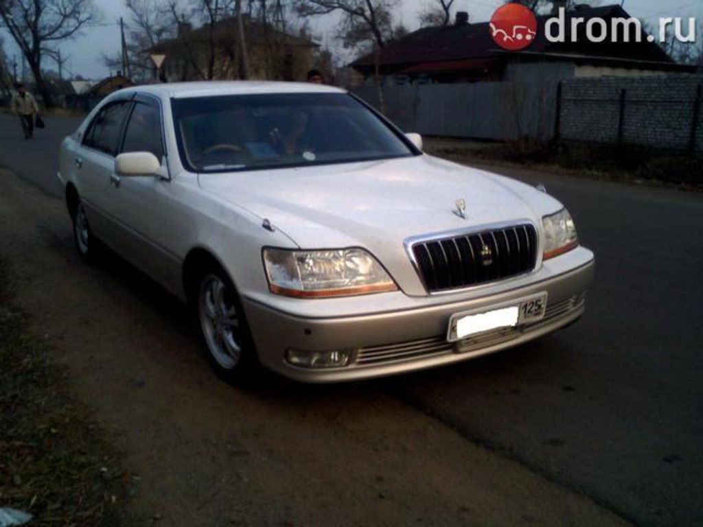 2000 Toyota Crown Majesta