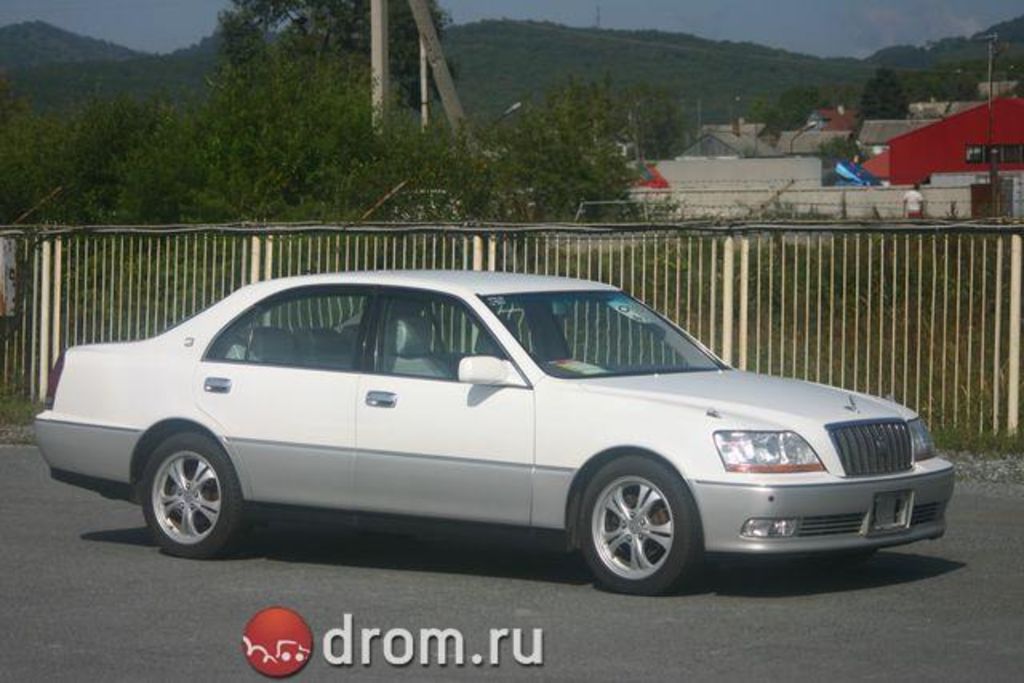 2000 Toyota Crown Majesta