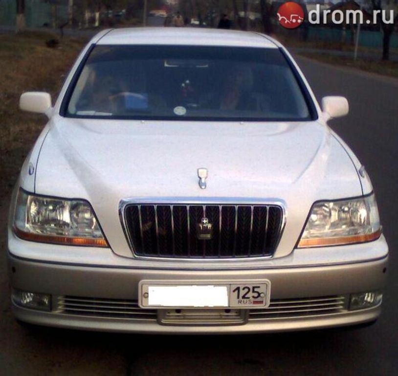 2000 Toyota Crown Majesta