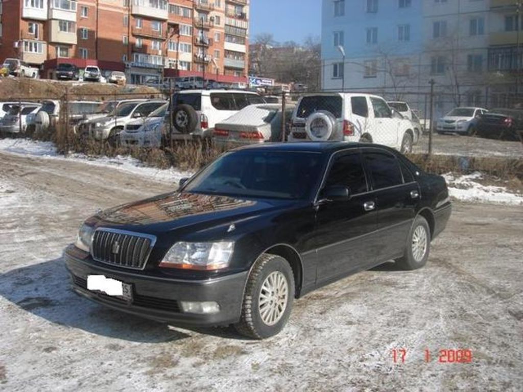 2000 Toyota Crown Majesta