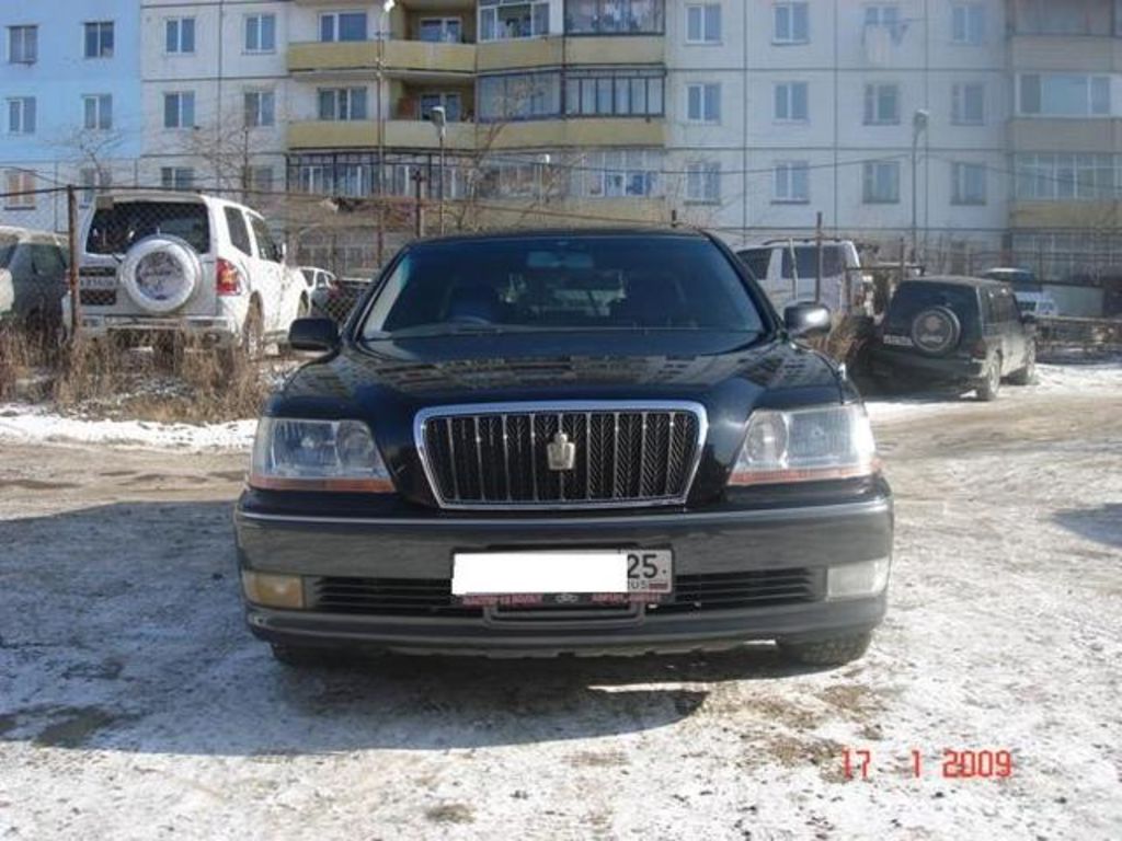 2000 Toyota Crown Majesta