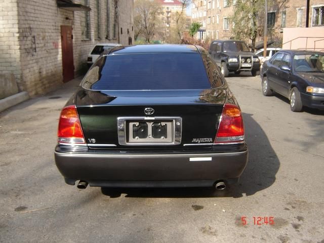 2000 Toyota Crown Majesta