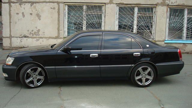 2000 Toyota Crown Majesta