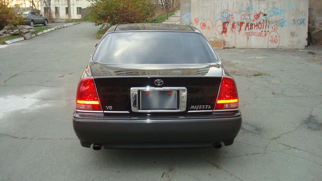 2000 Toyota Crown Majesta