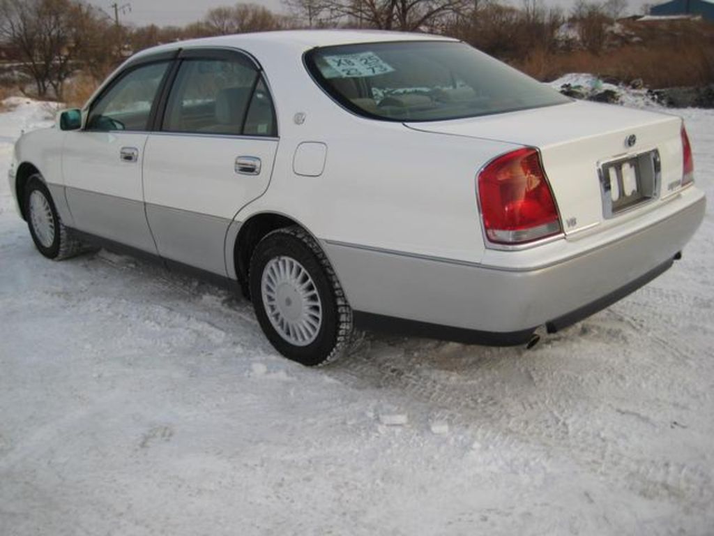 2000 Toyota Crown Majesta