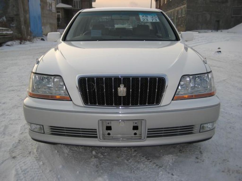 2000 Toyota Crown Majesta