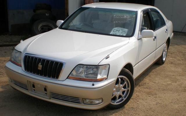 2000 Toyota Crown Majesta