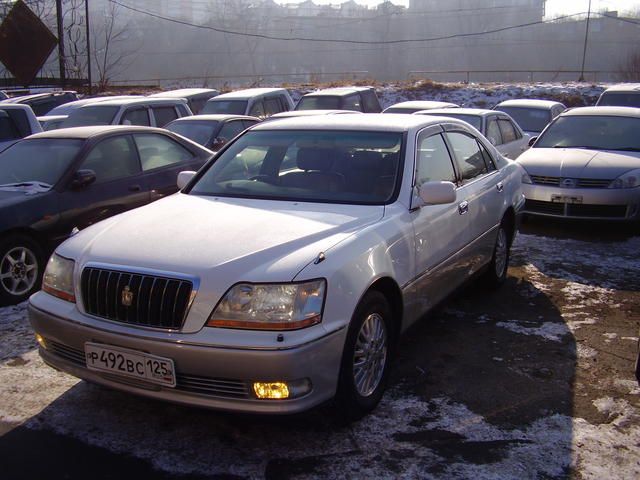 2000 Toyota Crown Majesta