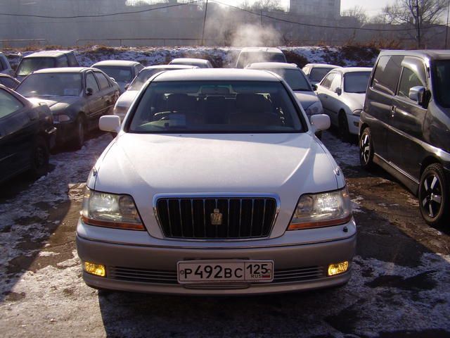 2000 Toyota Crown Majesta