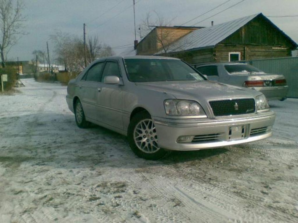 2000 Toyota Crown Majesta