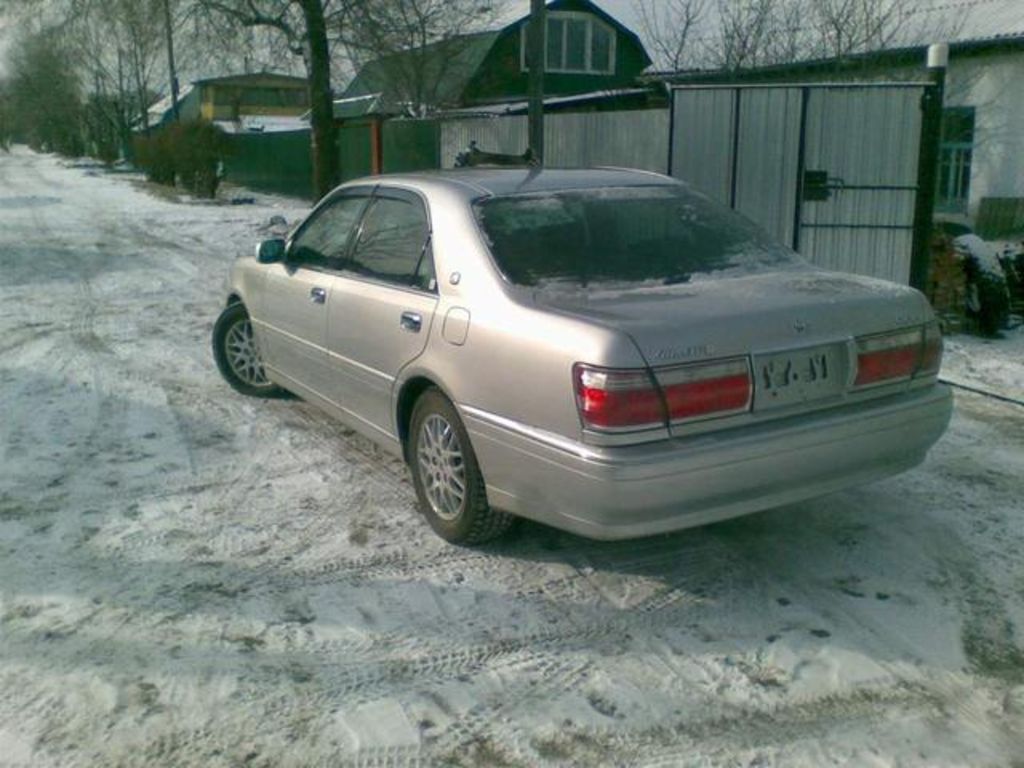 2000 Toyota Crown Majesta