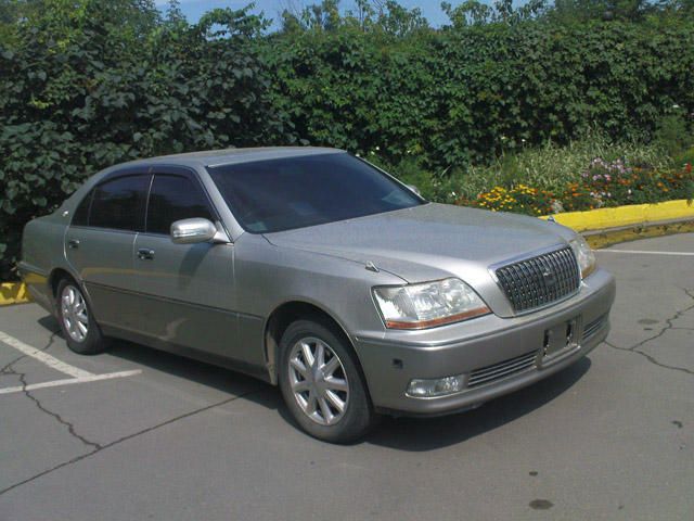 2000 Toyota Crown Majesta