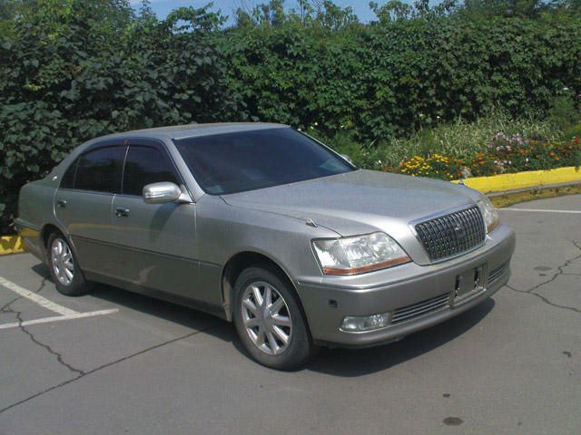 2000 Toyota Crown Majesta