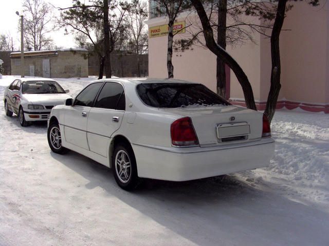 2000 Toyota Crown Majesta