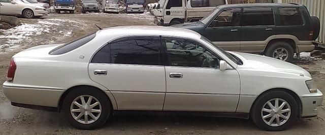 2000 Toyota Crown Majesta