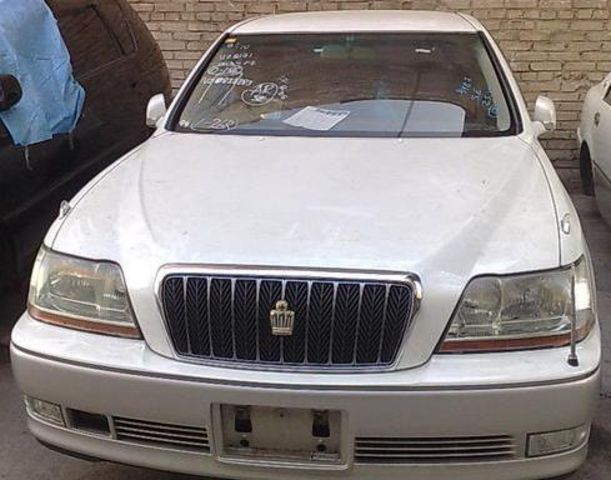 2000 Toyota Crown Majesta