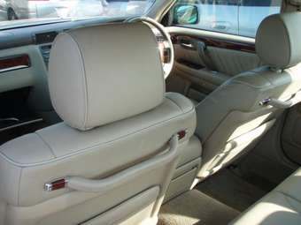 2000 Crown Majesta