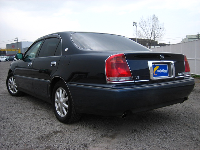 2000 Toyota Crown Majesta Images