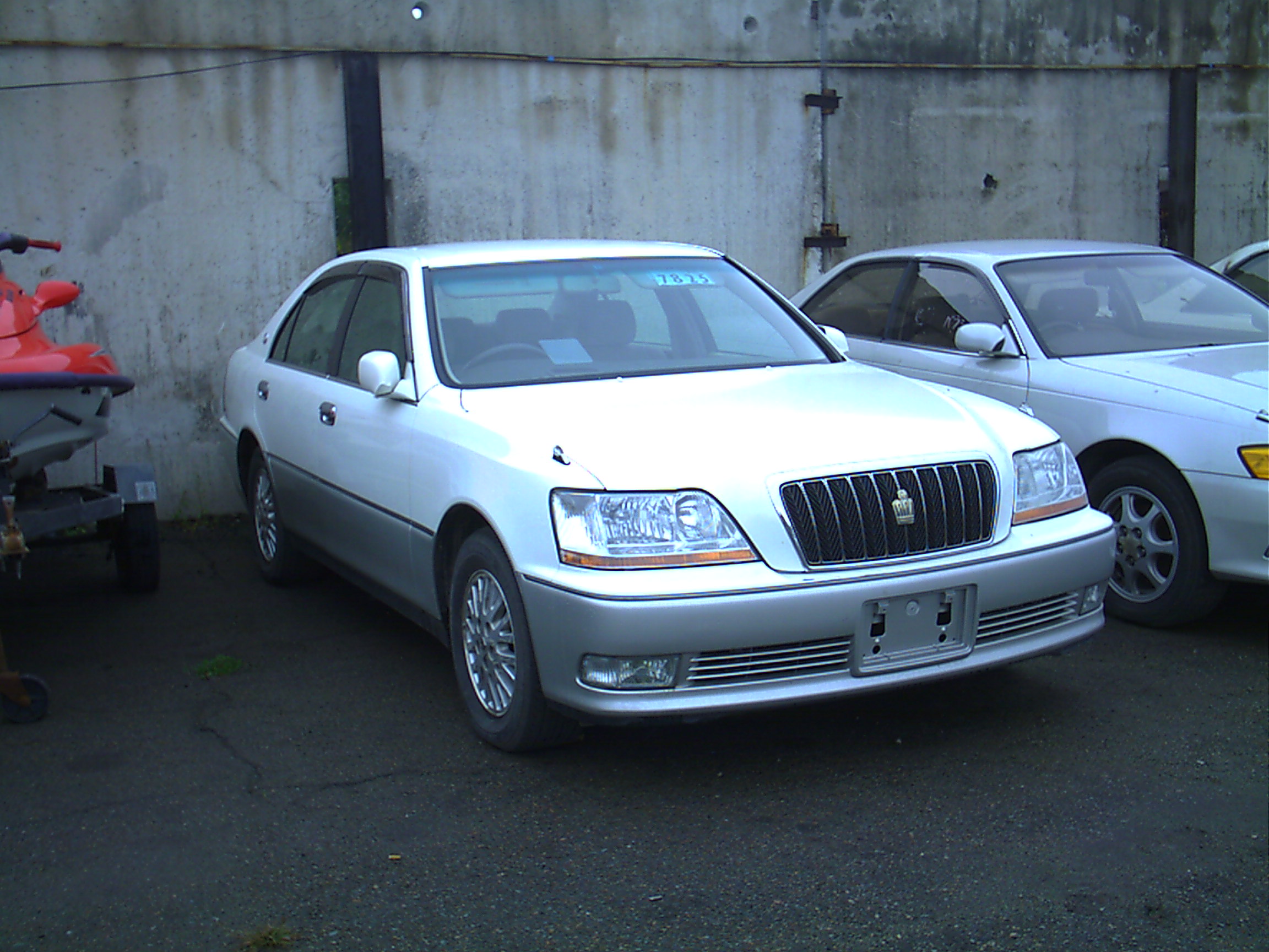 2001 Toyota Crown Majesta