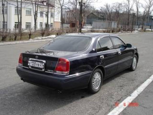 2001 Toyota Crown Majesta