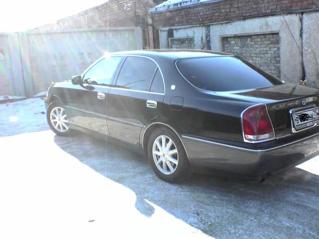 2001 Toyota Crown Majesta