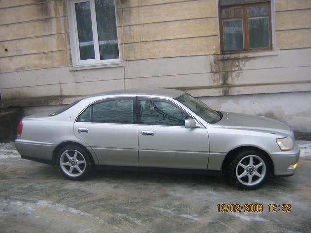 2001 Toyota Crown Majesta