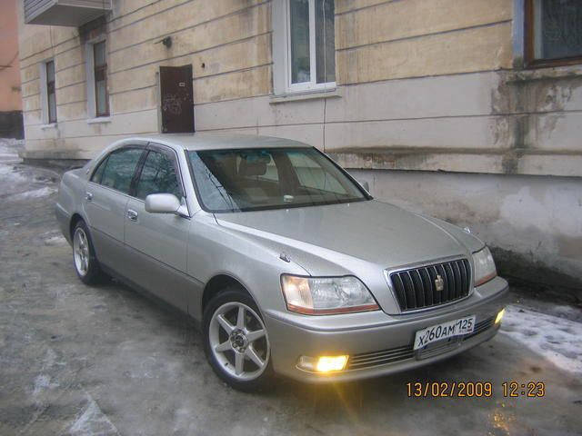 2001 Toyota Crown Majesta