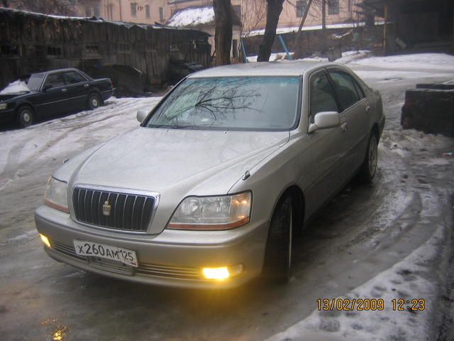 2001 Toyota Crown Majesta