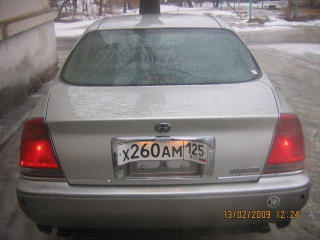 2001 Toyota Crown Majesta