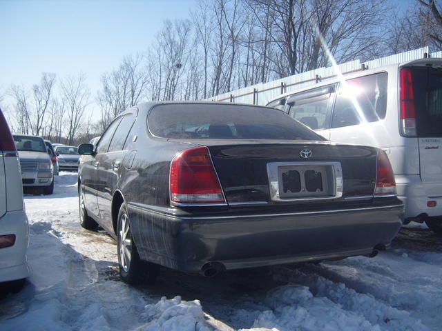 2001 Toyota Crown Majesta