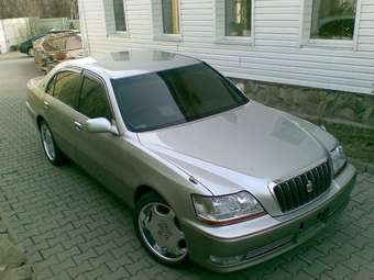 2001 Toyota Crown Majesta