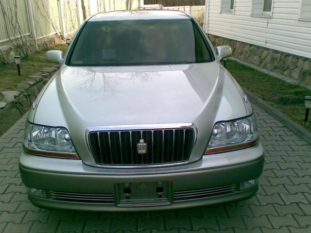 2001 Toyota Crown Majesta