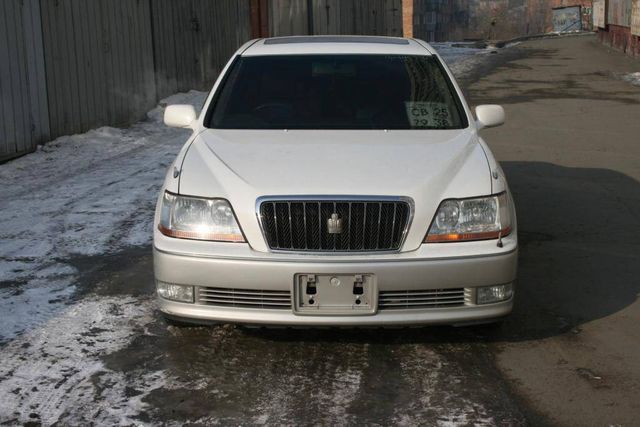 2001 Toyota Crown Majesta