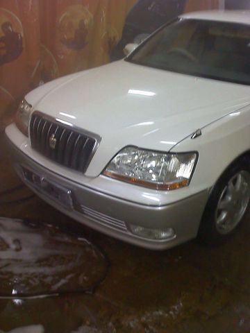 2001 Toyota Crown Majesta